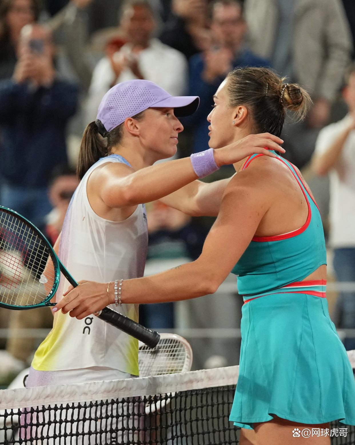 关于西班牙网球队鏖战美国网球队，瓦林卡制霸全场的信息