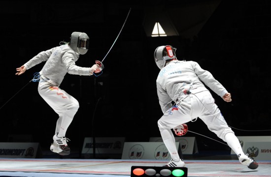 爱尔兰代表队在击剑比赛中夺得桂冠，成为焦点