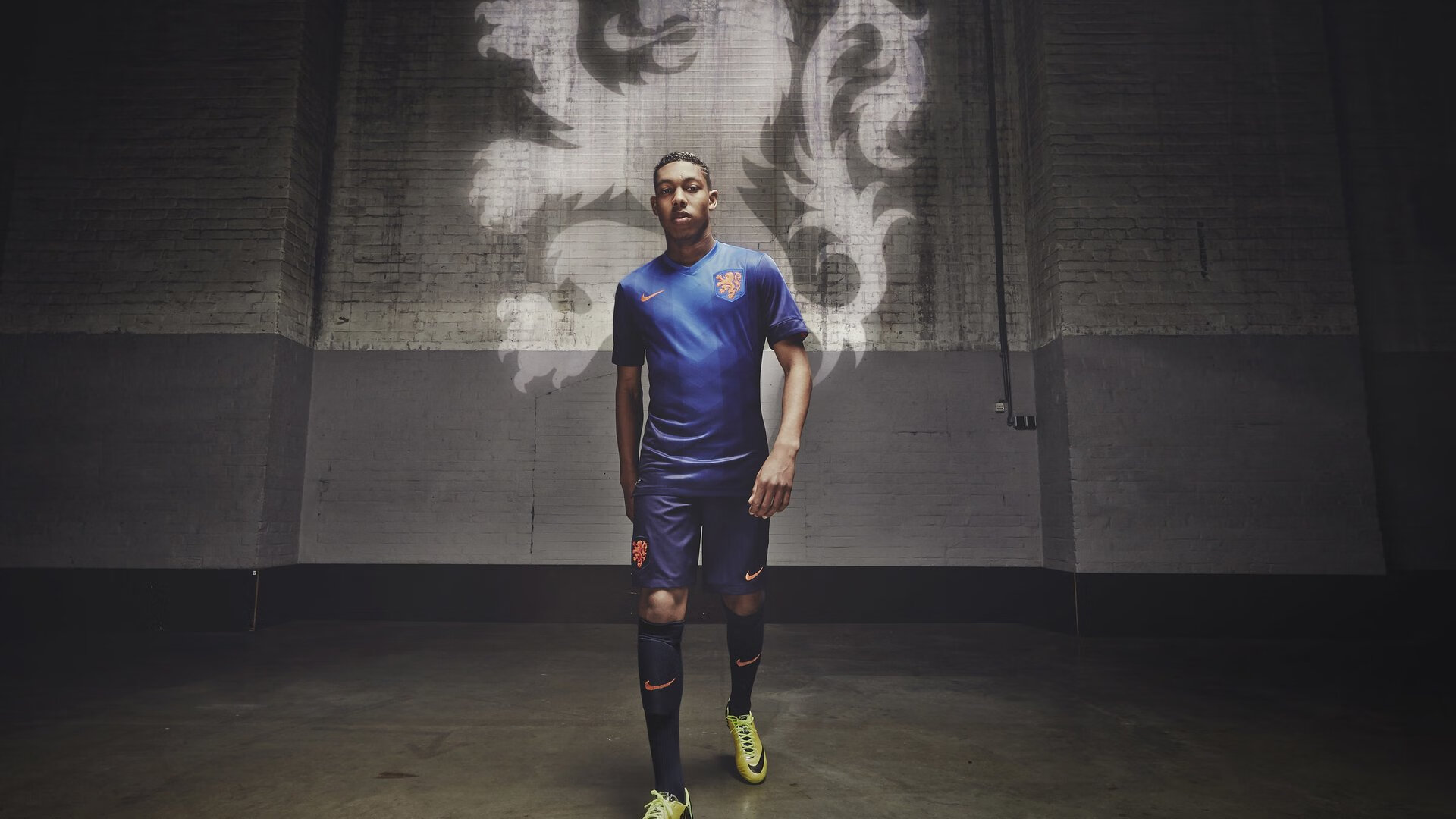 德甲争冠战焦点战，苏格兰旋风冲垮皇家社会，黑马奇迹背后的战术密码