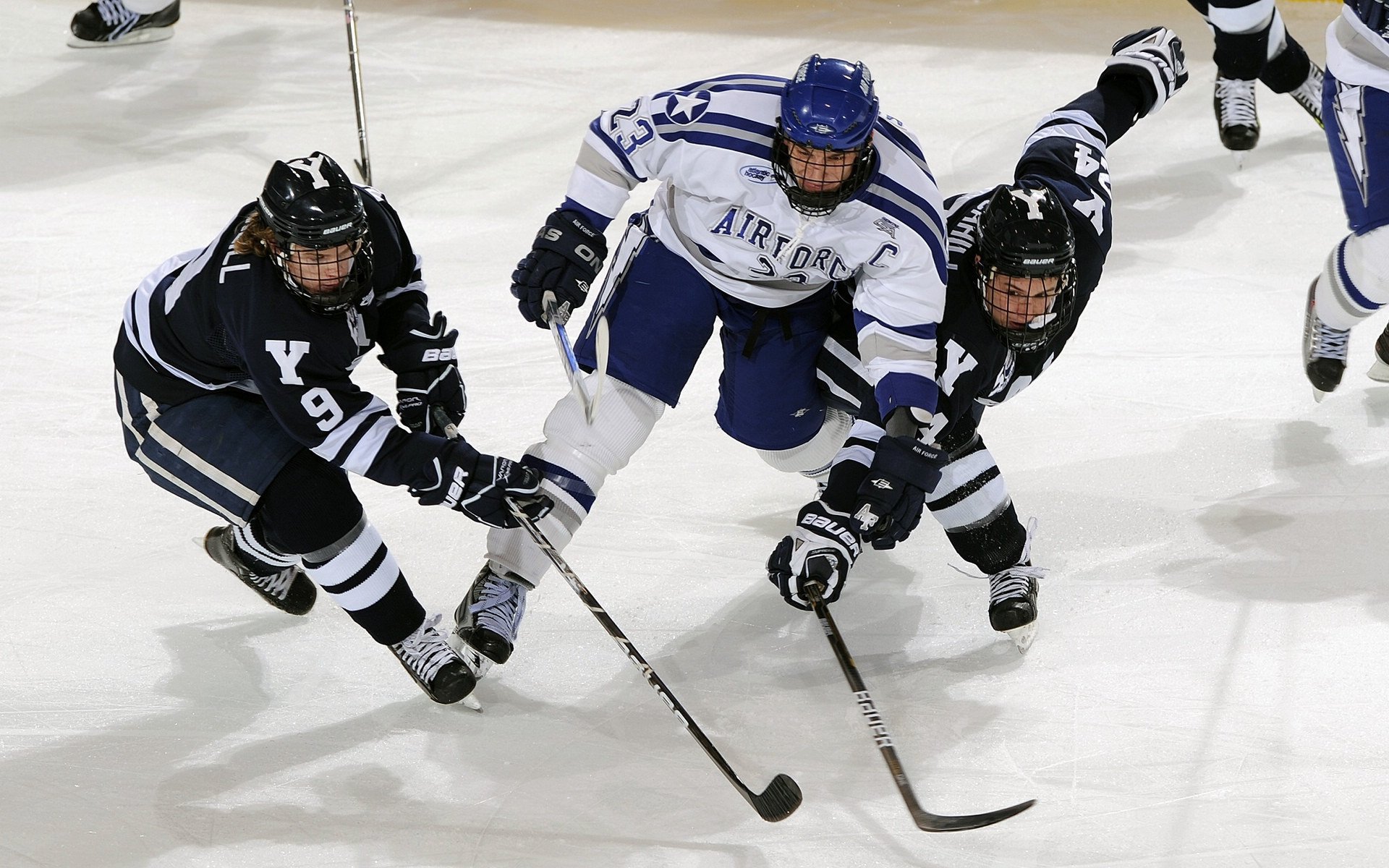 智利碾压韩国背后，凯恩状态火热揭示现代足球的战术革命